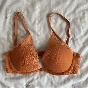 SOLD ON MERC Victoria’s Secret bra